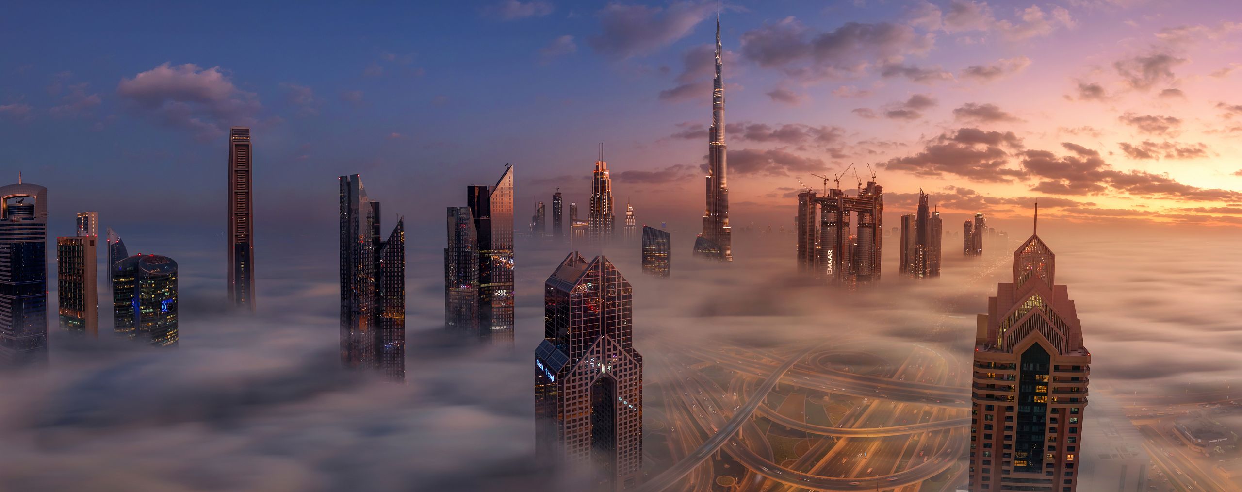 Luftaufnhame Dubai Skyline - Nebel