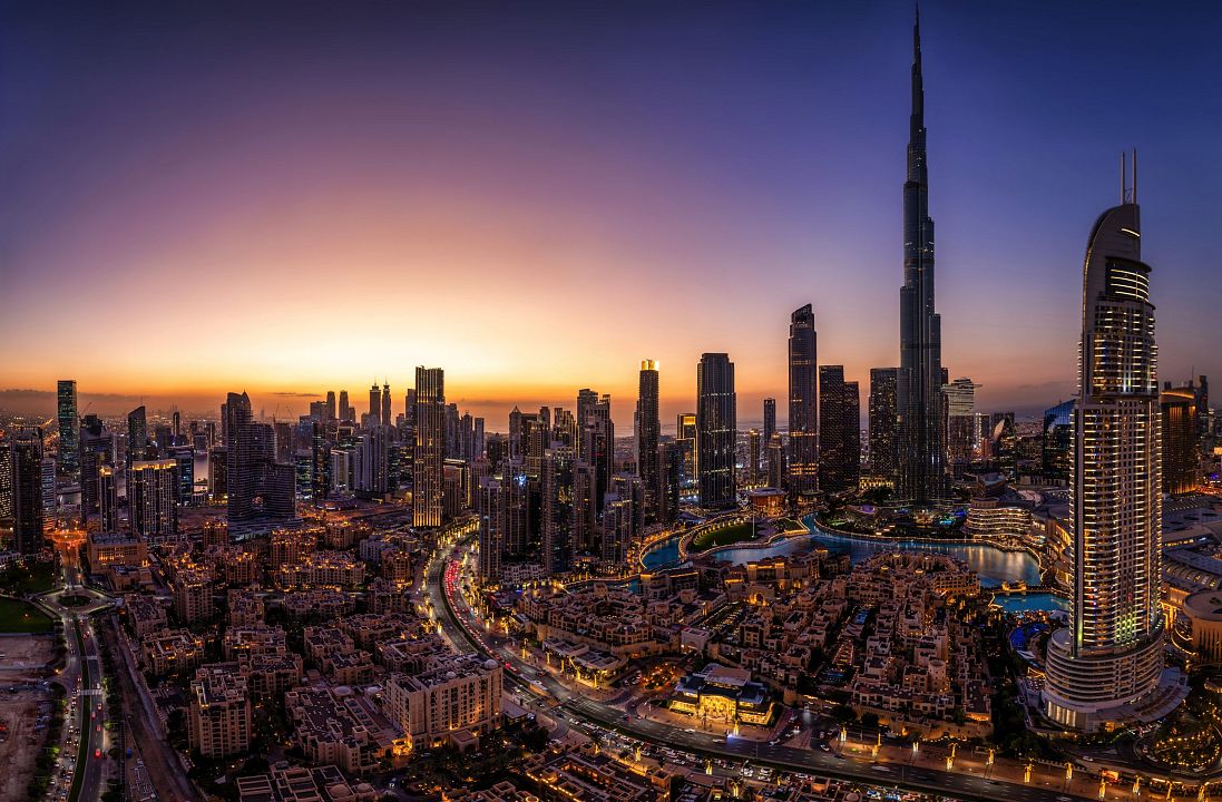 Skyline von Dubai in Richtung Burj Khalifa
