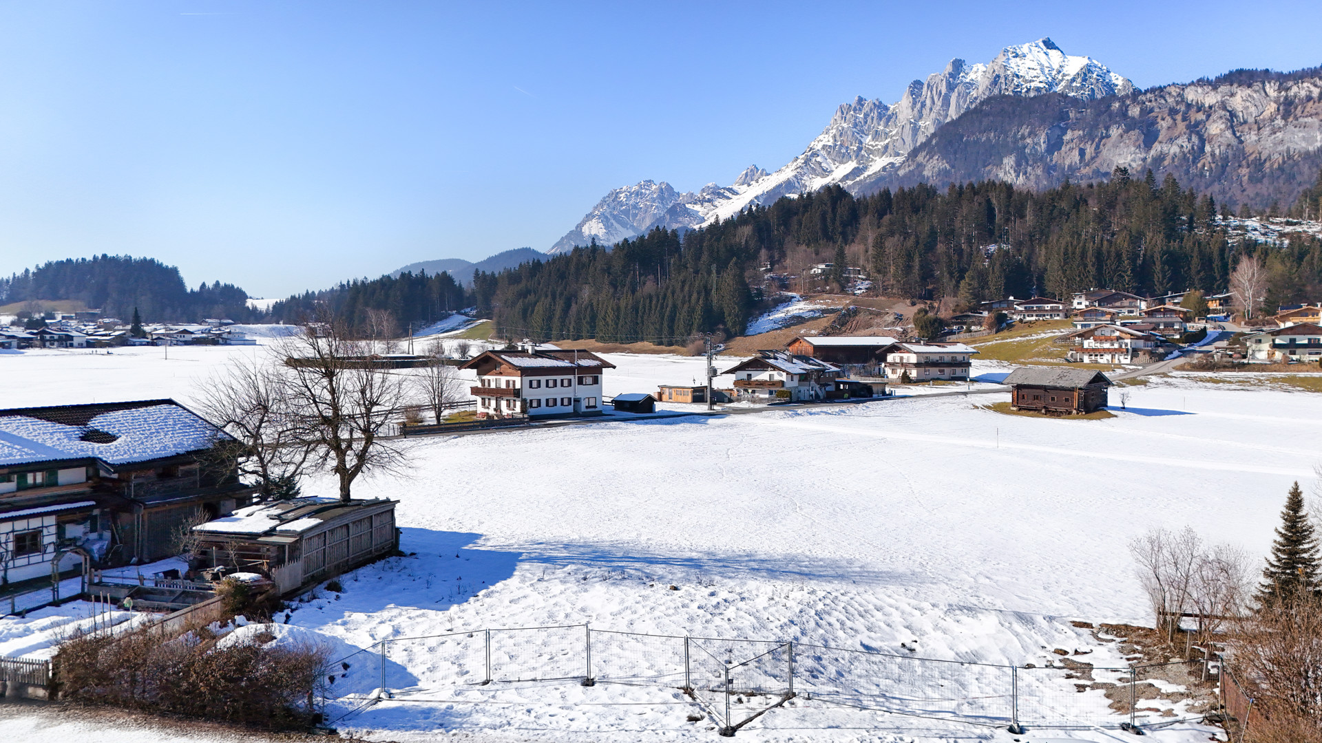 GRUNDSTÜCK MIT KAISERBLICK