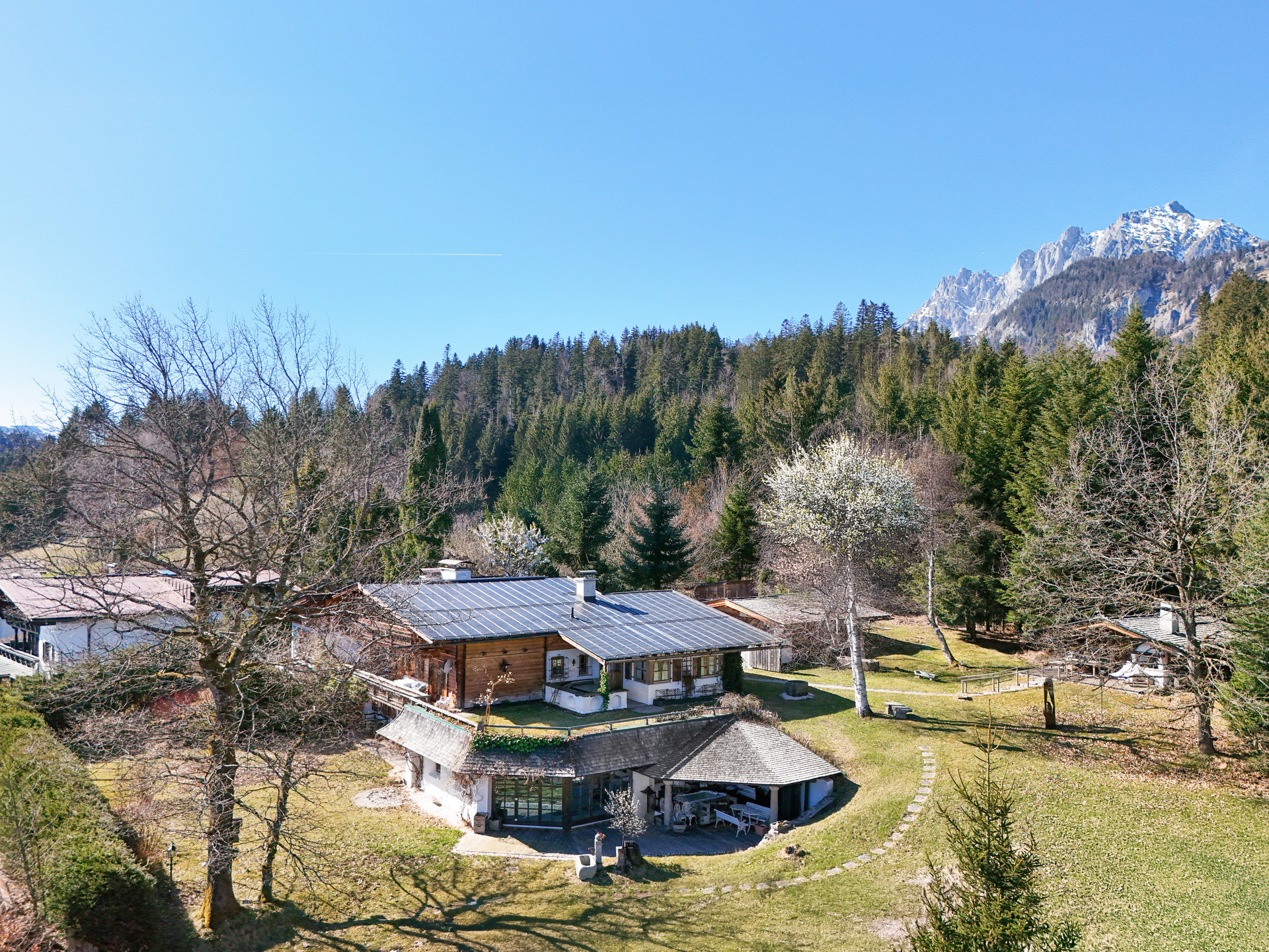 AUßENANSICHT