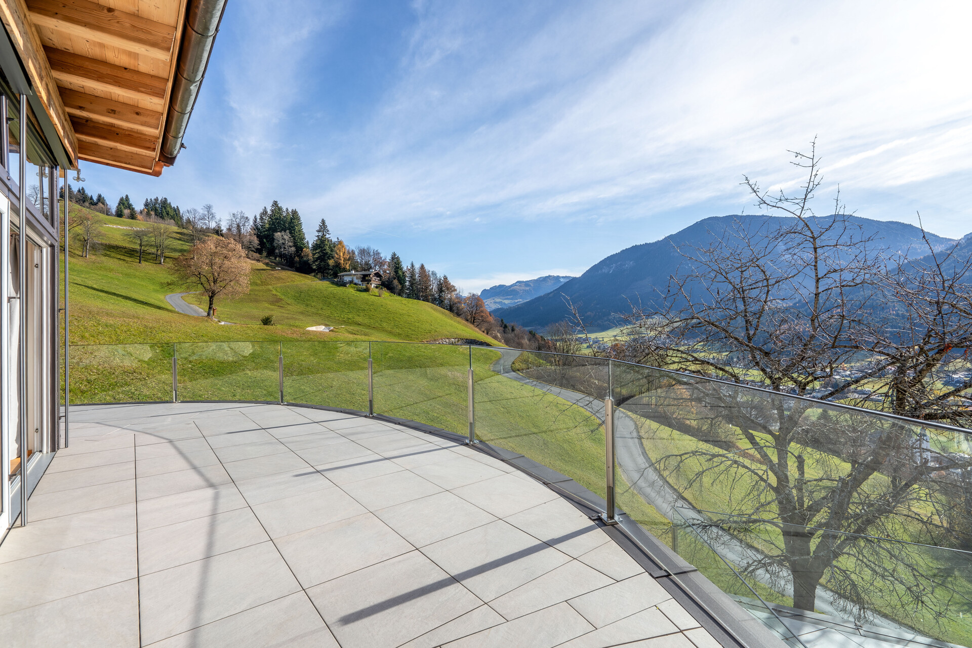 TERRASSE MIT BERGBLICK